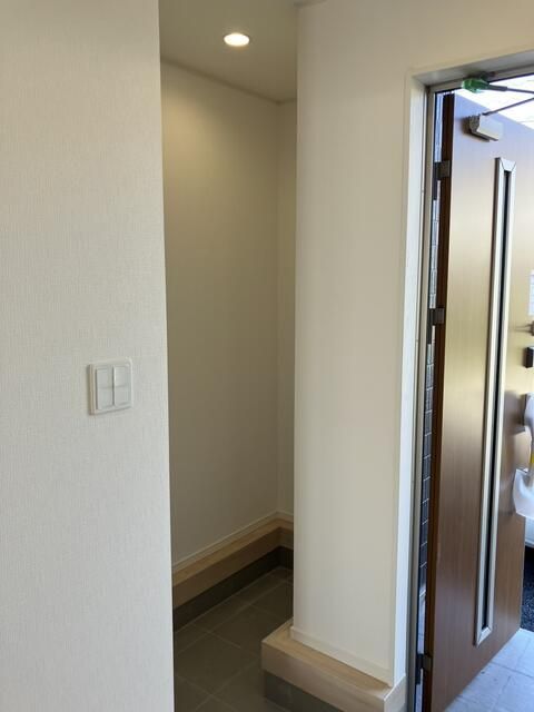 New 3LDK House in Toyohashi with Roof Balcony & Earthquake Safety - Thumbnail 4
