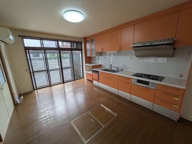7LDK House for Rent in Edogawa, Tokyo - 199 sqm - Thumbnail 3