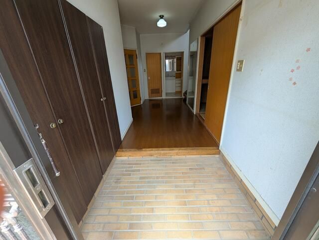 7LDK House for Rent in Edogawa, Tokyo - 199 sqm - Thumbnail 2