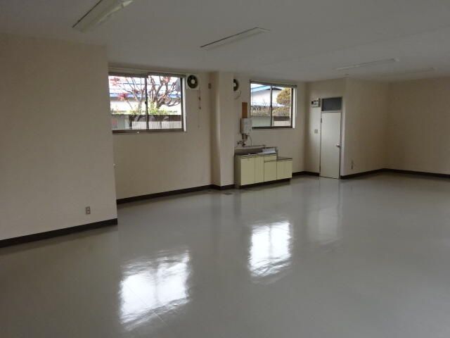 Office/Tutoring Space for Rent in Towada, Aomori - Zenkō Building - Thumbnail 3
