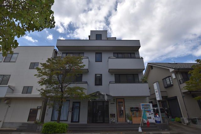 Spacious 1R Apartment for Rent in Tokorozawa, Saitama - Thumbnail 2