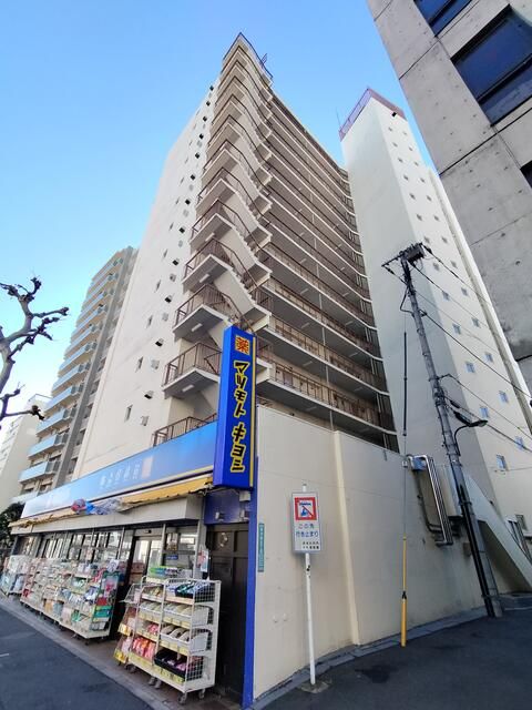 2LDK Apartment for Sale in Higashi-Ikebukuro, Toshima-ku, Tokyo - Thumbnail 2