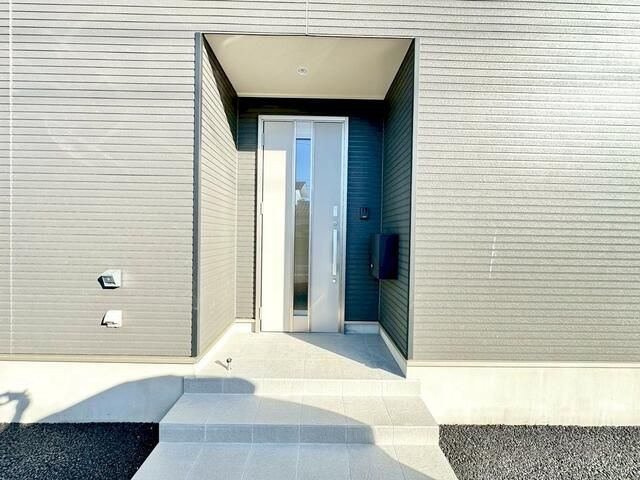 New 3LDK House in Watari, Miyagi with Parking for 3 Cars - Image 1