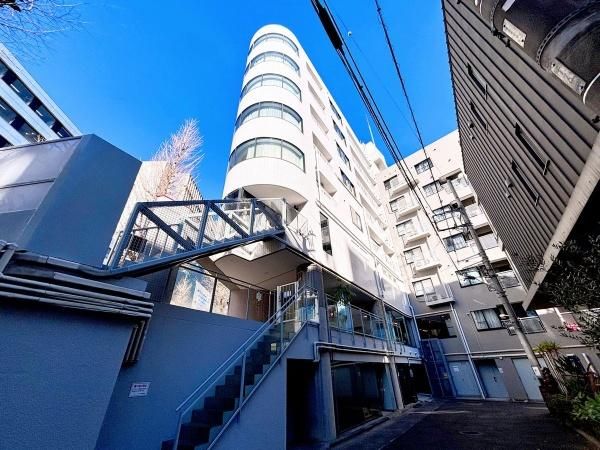 Park Nova Jingumae 1R Apartment for Sale in Shibuya, Tokyo - Thumbnail 4