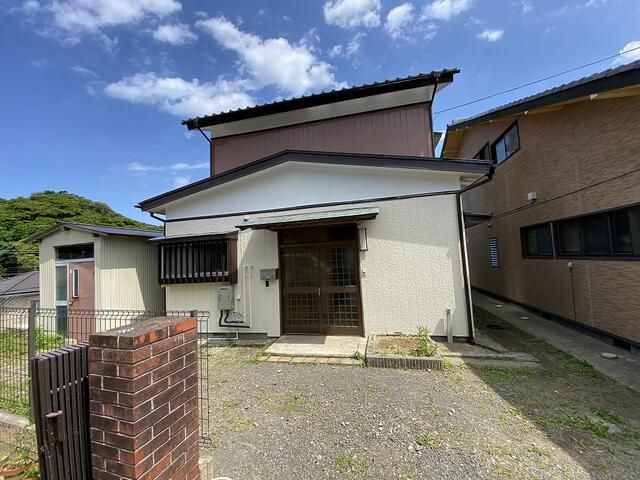 4DK House for Sale in Katsuura, Chiba with Garden and Free Parking - Image 7