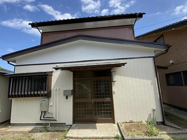 4DK House for Sale in Katsuura, Chiba with Garden and Free Parking - Image 7