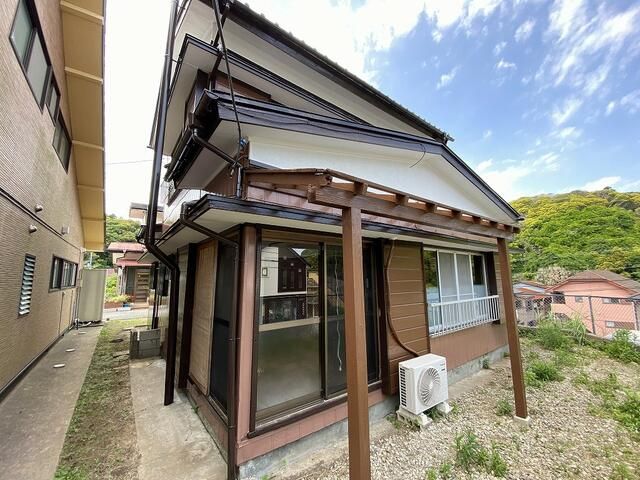 4DK House for Sale in Katsuura, Chiba with Garden and Free Parking - Image 7
