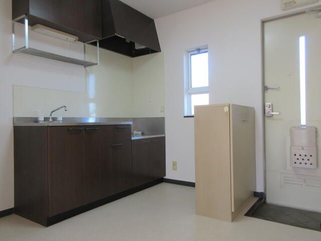 2DK Apartment for Rent in Tomiya, Miyagi - Quiet Area, Free Parking - Thumbnail 4