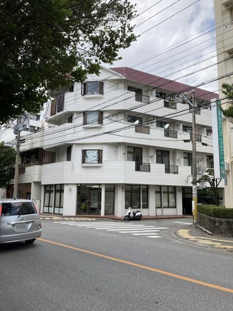 La Chambre Apartment Building for Sale in Naha, Okinawa - Thumbnail 2