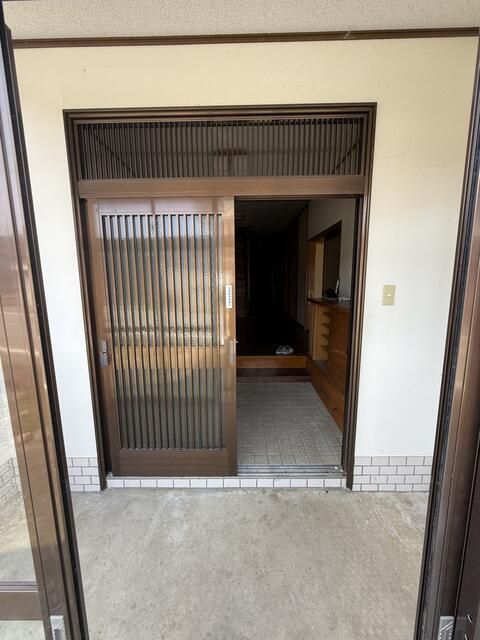 Spacious 10DK House for Sale in Kurobe, Toyama - Thumbnail 2