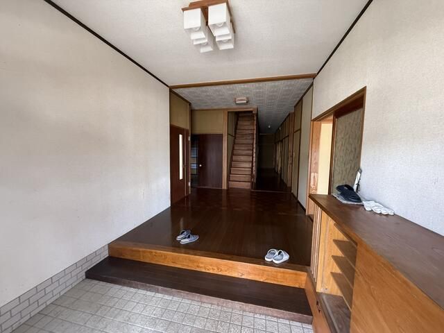 Spacious 10DK House for Sale in Kurobe, Toyama - Thumbnail 4