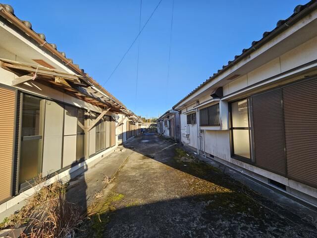 6-Building Property in Ijuin, Kagoshima | 825 sqm Land | Renovation Project - Thumbnail 2