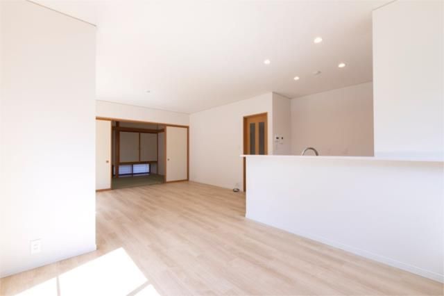 4LDK House for Sale in Washizu, Kosai City, Shizuoka - Thumbnail 2