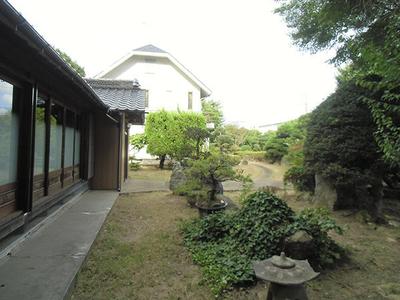 A contrasting house set in a spacious, well-maintained garden: Villas, Real Estate, Properties for Sale, Hometown Information Center: Nationwide Countryside Living Property Data — Image 3, Joso, Ibaraki
