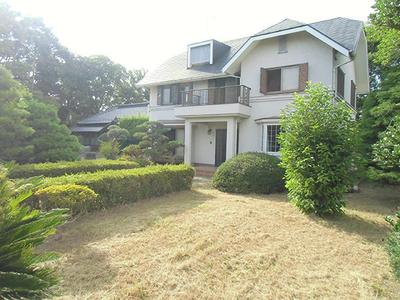 A contrasting house set in a spacious, well-maintained garden: Villas, Real Estate, Properties for Sale, Hometown Information Center: Nationwide Countryside Living Property Data — Image 1, Joso, Ibaraki