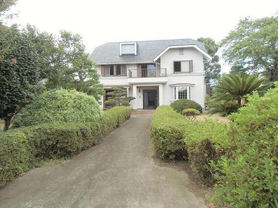 A contrasting house set in a spacious, well-maintained garden: Villas, Real Estate, Properties for Sale, Hometown Information Center: Nationwide Countryside Living Property Data — Image 2, Joso, Ibaraki
