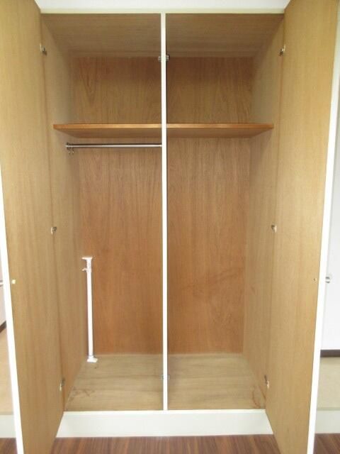 1R Apartment for Rent in Bunkyo, Tokyo near Yushima Station - Thumbnail 3