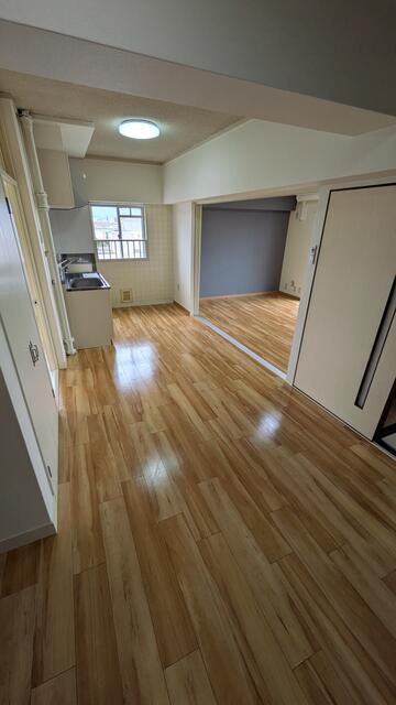 2LDK Apartment for Rent in Fukui City, 10 Min Walk from Station - Thumbnail 3