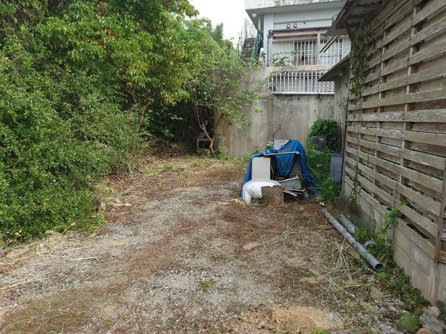 1962 RC 1LDK House on 421 sqm Land in Motobu, Okinawa - Thumbnail 3