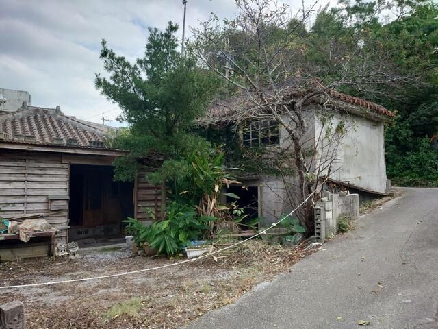 1962 RC 1LDK House on 421 sqm Land in Motobu, Okinawa - Thumbnail 2