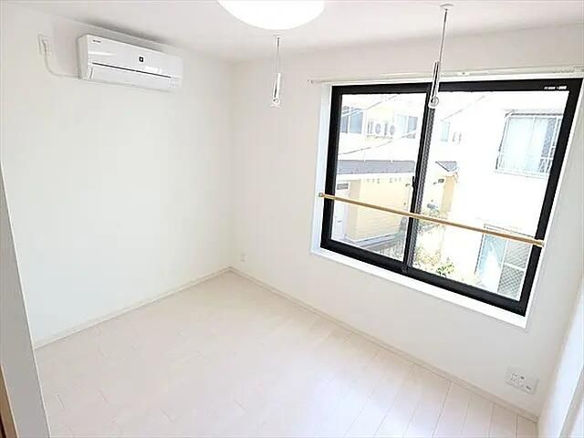 Fonce Minamimagome RC Apartment for Sale in Ota, Tokyo - Thumbnail 2