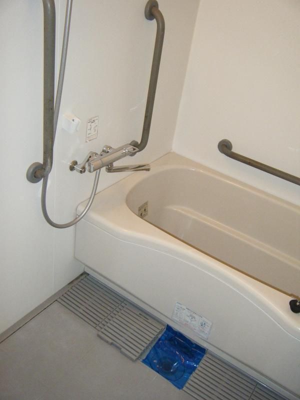2LDK Apartment for Rent in Tsuzuki Ward, Yokohama - 68.73 sqm - Thumbnail 3