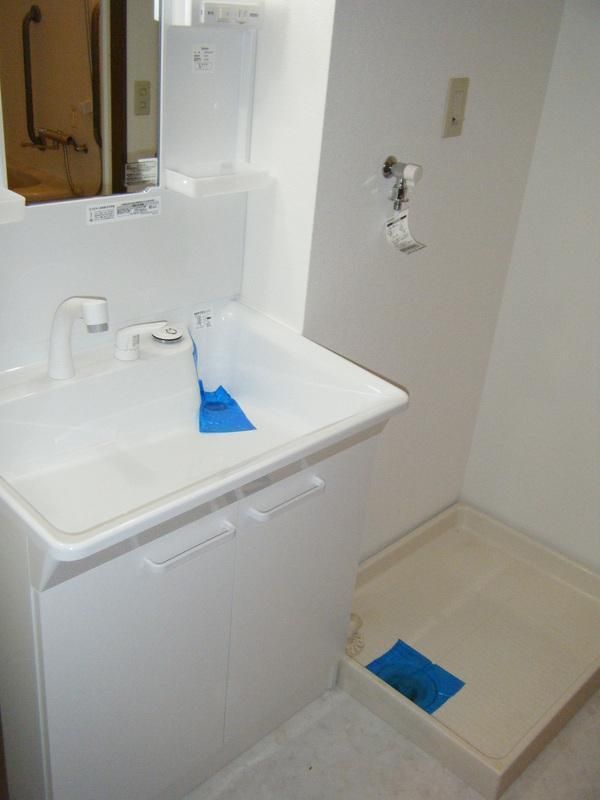 2LDK Apartment for Rent in Tsuzuki Ward, Yokohama - 68.73 sqm - Thumbnail 4