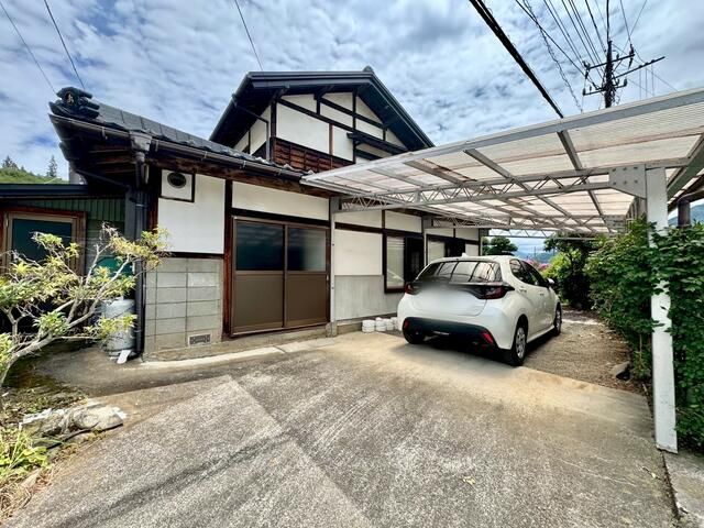 7DK Family Home in Otsuki with Large Garden and Parking - Thumbnail 2