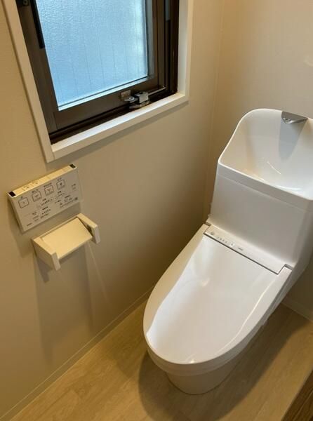 1K Apartment for Sale in Koishikawa, Bunkyo, Tokyo - Thumbnail 4