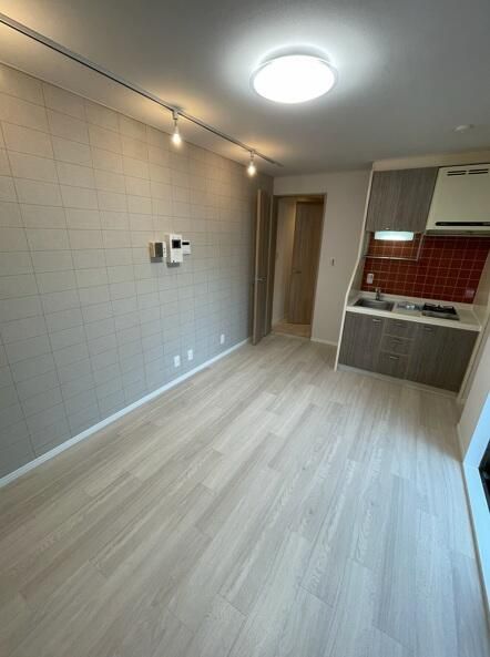 1K Apartment for Sale in Koishikawa, Bunkyo, Tokyo - Thumbnail 2