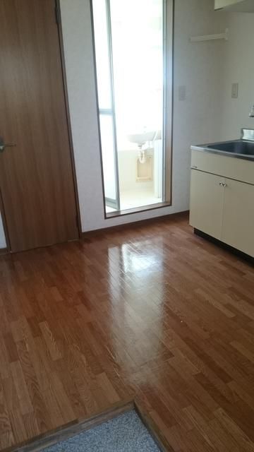 Sunrise Izumi 1DK Apartment for Rent in Hokuto City, Yamanashi - Thumbnail 2