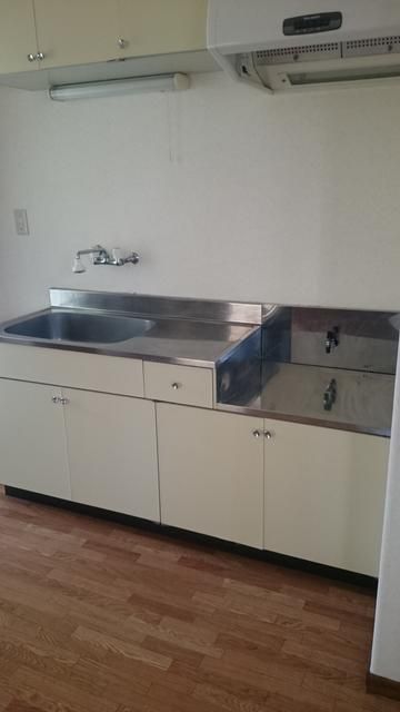 Sunrise Izumi 1DK Apartment for Rent in Hokuto City, Yamanashi - Thumbnail 4