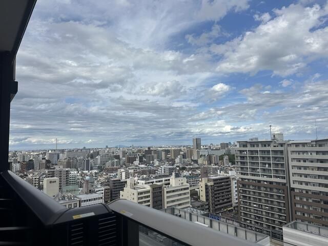 3LDK Apartment in Proud Tower Kameido Cross Gate, Koto, Tokyo - Thumbnail 2