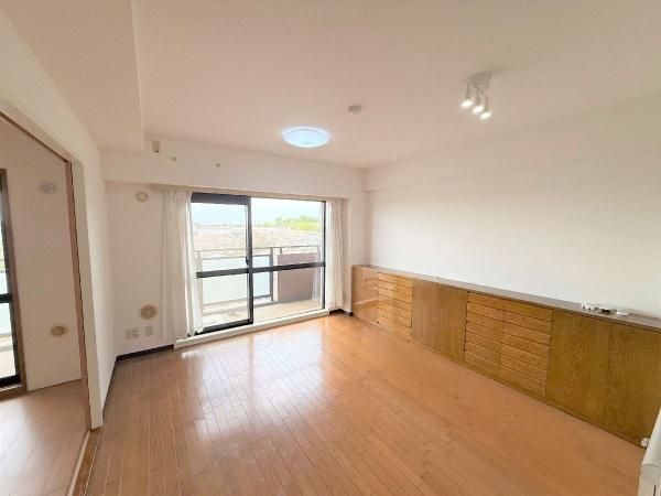 3LDK Apartment for Sale in Katsushika, Tokyo - 62.9 sqm - Thumbnail 2