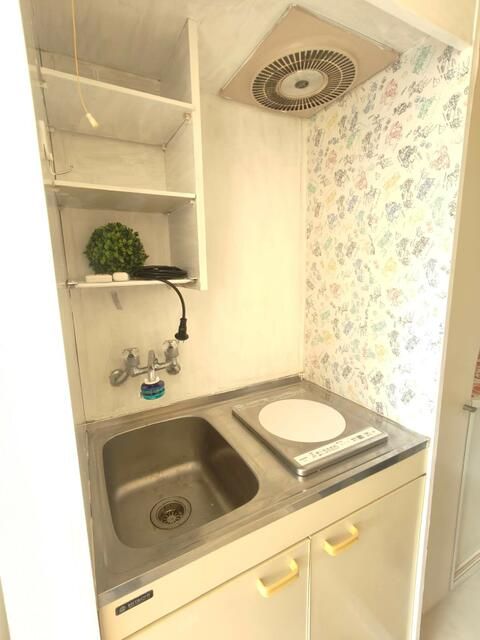One-Room Apartment for Sale in Itabashi, Tokyo - Thumbnail 3