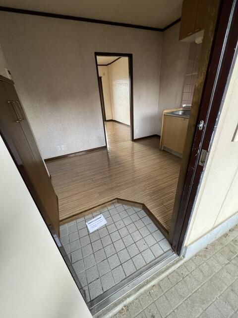2DK Apartment for Rent in Tsuru City, Yamanashi - Thumbnail 2