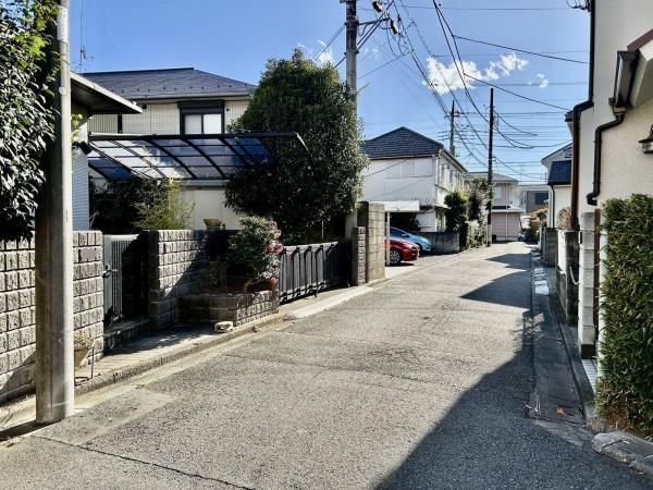 1999 3LDK House on Corner Lot in Kunitachi, Tokyo - Thumbnail 3