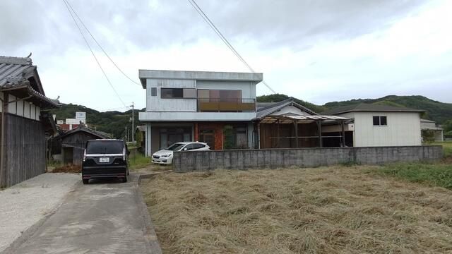 9DK House for Sale on Awaji Island, Hyogo - 432 sqm Land - Thumbnail 2