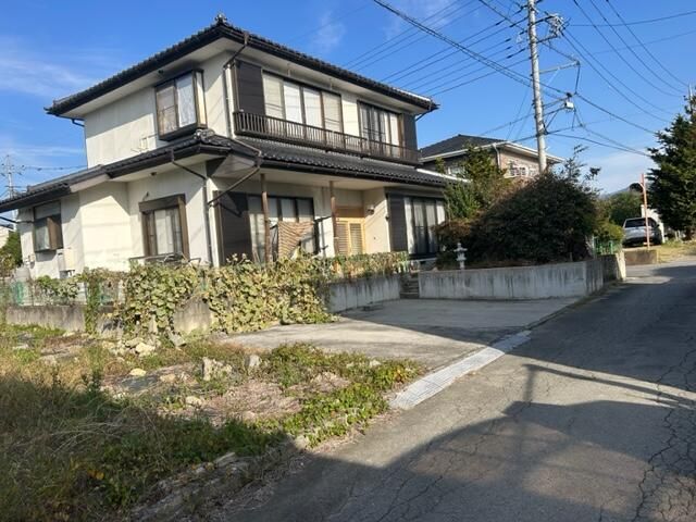 5LDK Detached House for Sale in Fuefuki, Yamanashi - Thumbnail 2