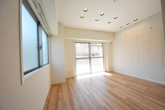1LDK Apartment for Sale in Tama City, Tokyo - 38.85 sqm - Thumbnail 2