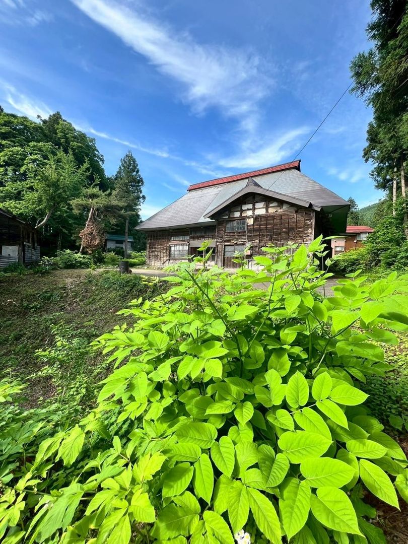 1927 Wooden House on Large Plot in Joetsu City, Niigata - Main Image
