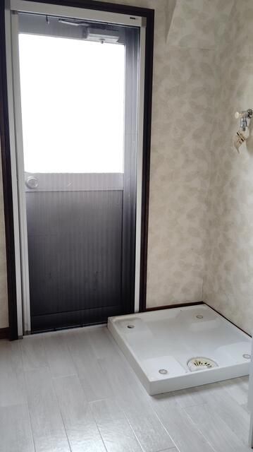 Commercial Space for Rent in Fussa, Tokyo - 43 sqm - Image 1