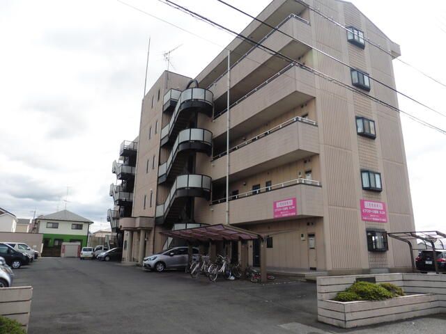 2LDK Apartment for Rent in Ashikaga, Tochigi - Thumbnail 2