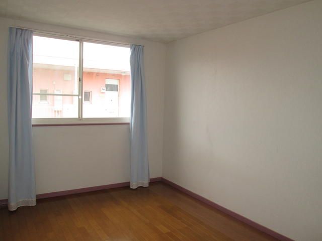 2DK Apartment for Rent in Takahagi, Ibaraki - 42.93 sqm - Thumbnail 4