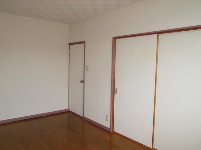 2DK Apartment for Rent in Takahagi, Ibaraki - 42.93 sqm - Thumbnail 3