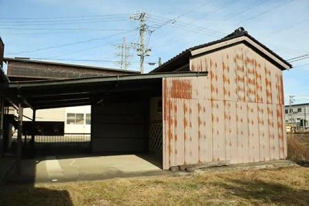 Blue-Tiled 8DK House with Train Views in Ina City, Nagano - Thumbnail 2
