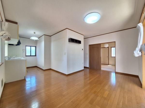 4LDK Resale House in Musashimurayama, Tokyo - Thumbnail 4