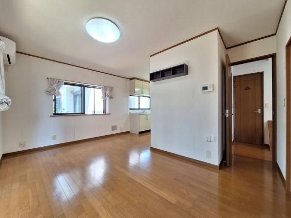 4LDK Resale House in Musashimurayama, Tokyo - Thumbnail 3