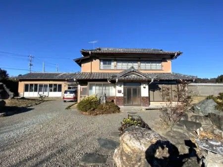 Farmhouse with Land & Mt. Akagi Views in Maebashi, Gunma - Thumbnail 2