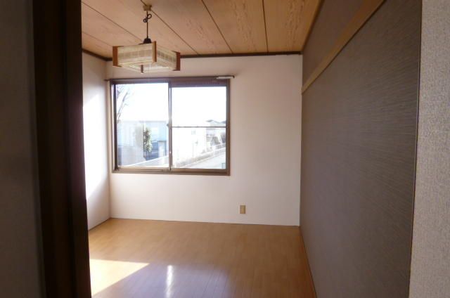 2DK Apartment for Rent in Isesaki, Gunma - 40 sqm - Thumbnail 3